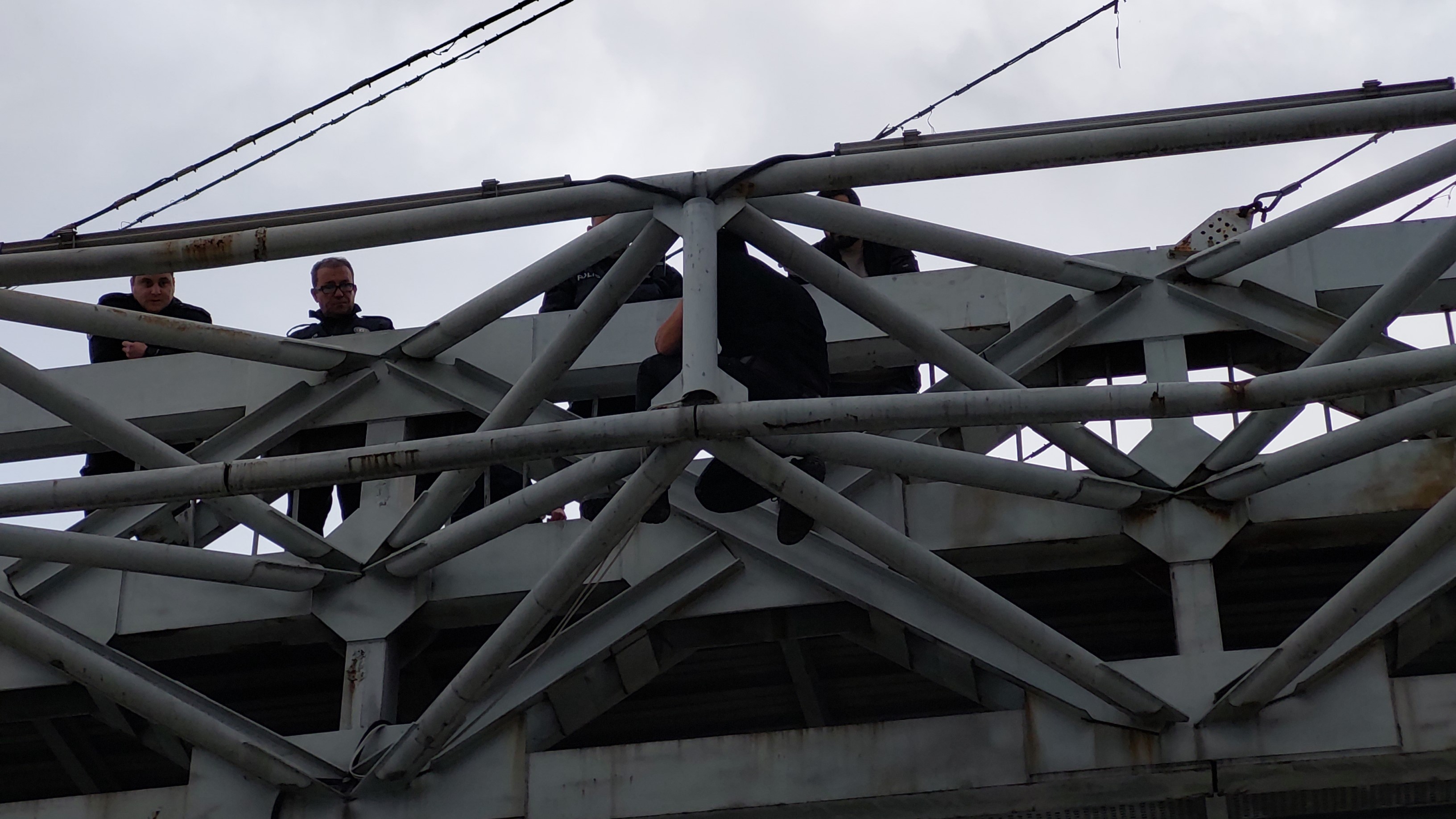 Samsun'da çocuklarını göremeyen babadan intihar girişimi!