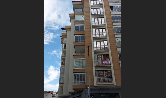 Samsun'da 6. kattan düşen halı genç kızı hastanelik etti!