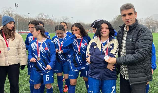Samsun'da şampiyonluk kupası Spor Lisesi'nin