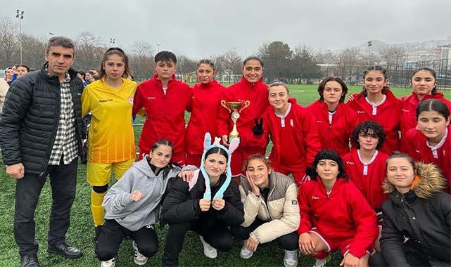 Samsun'da şampiyonluk kupası Spor Lisesi'nin