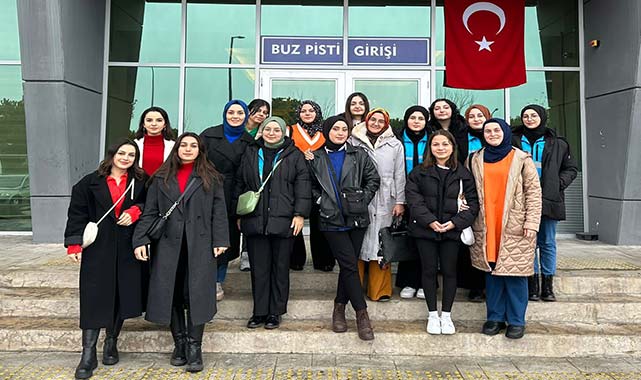 Samsun'da öğrencilerin buz pateni keyfi