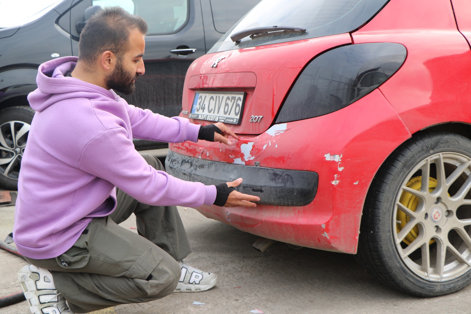 Samsun'da şanssızlığın böylesi! Duran aracına iki ayda 4 kez çarptılar