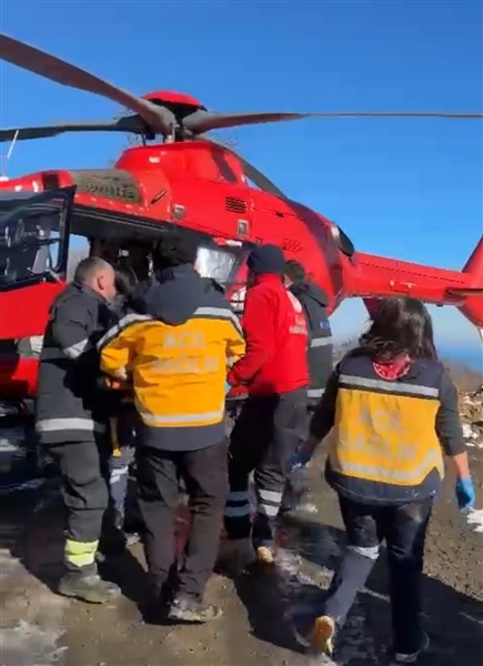 Elektrik akımına kapılan kişi ambulans helikopterle hastaneye kaldırıldı