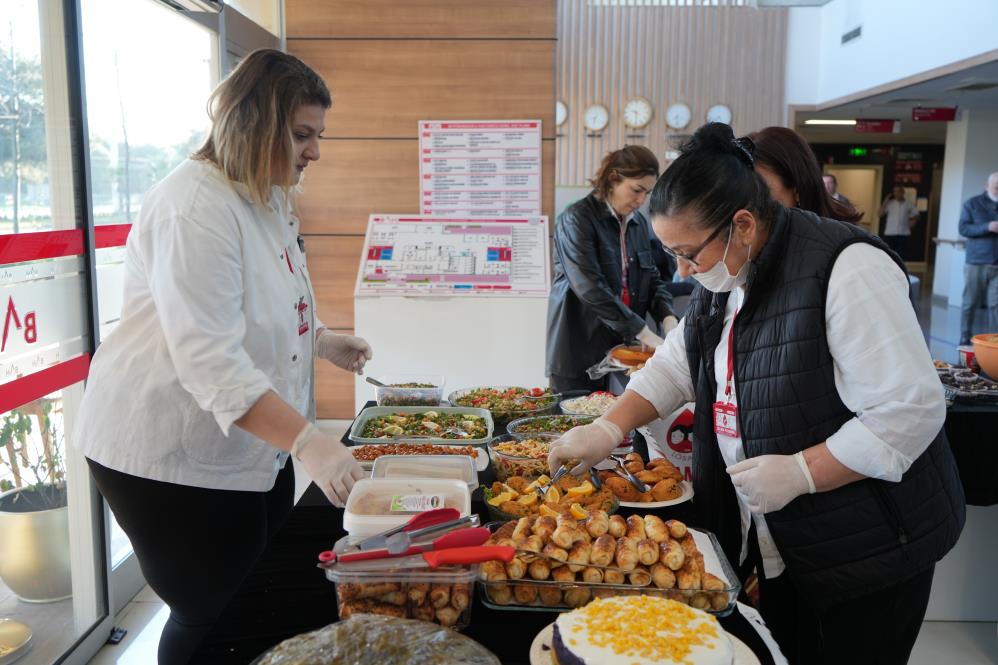 Samsun'da hastanede hayır çarşısı etkinliği düzenlendi