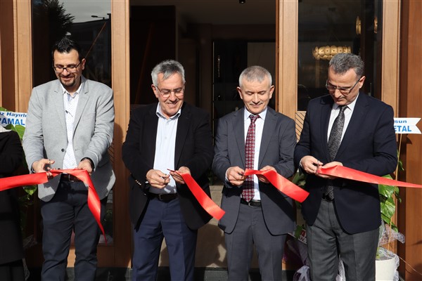 Avrupa standardında ürün yelpazesiyle Nur Mobilya Atakum'da açıldı