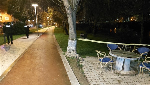 Irmak kenarında otururken silahlı saldırıya uğradı