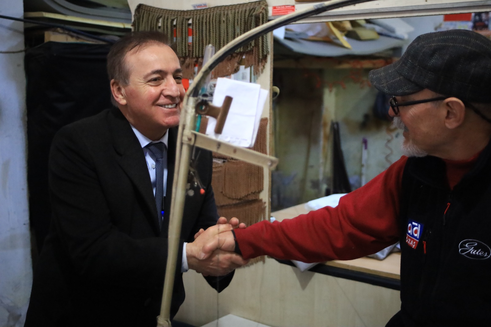 Cevat Öncü Gülsan Sanayi Sitesi esnafını ziyaret etti: ‘Size yapılan vicdana uymaz’