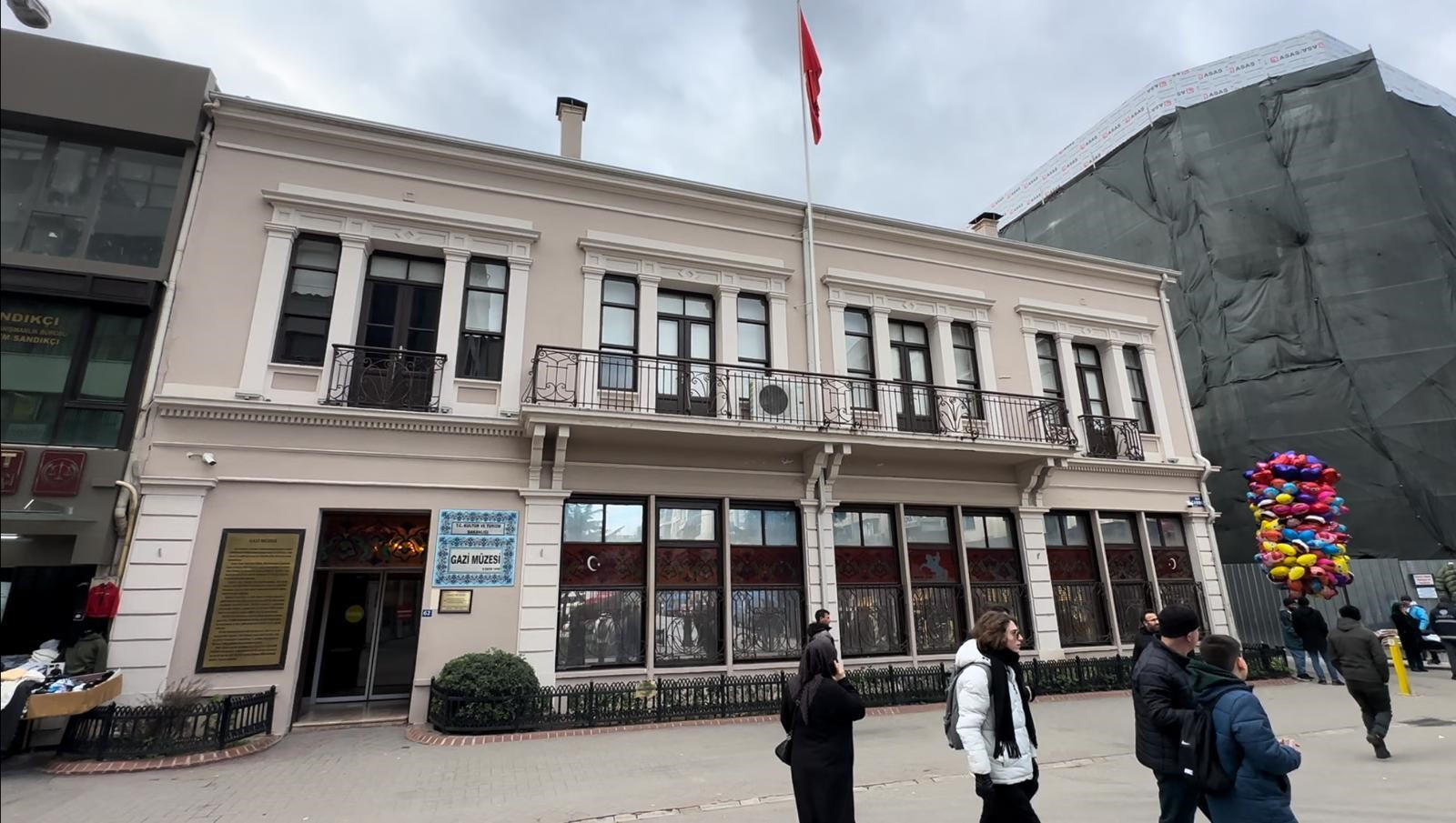 Mustafa Kemal Atatürk'e hediye edilen heykel Samsun'da sergileniyor