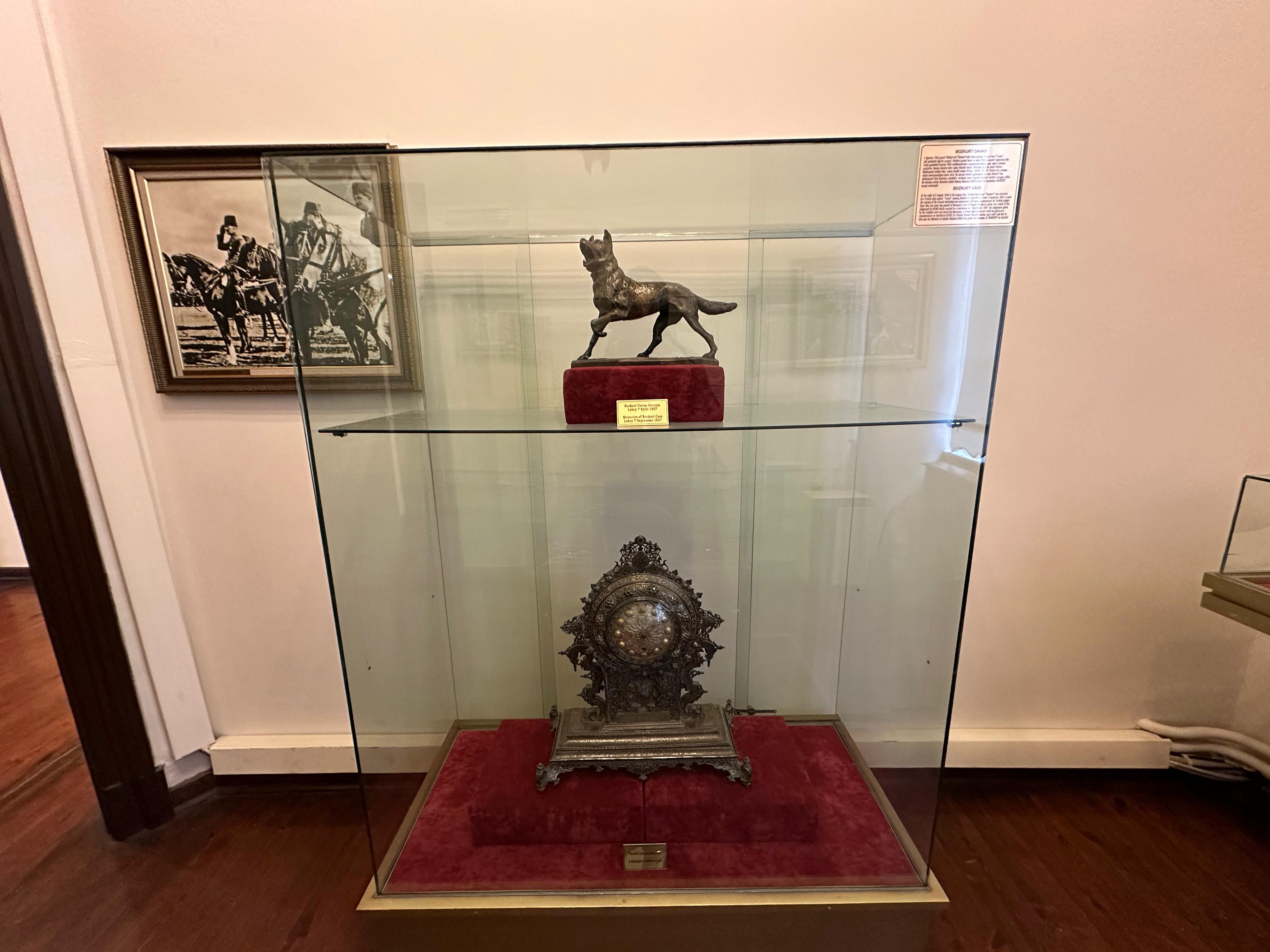 Mustafa Kemal Atatürk'e hediye edilen heykel Samsun'da sergileniyor