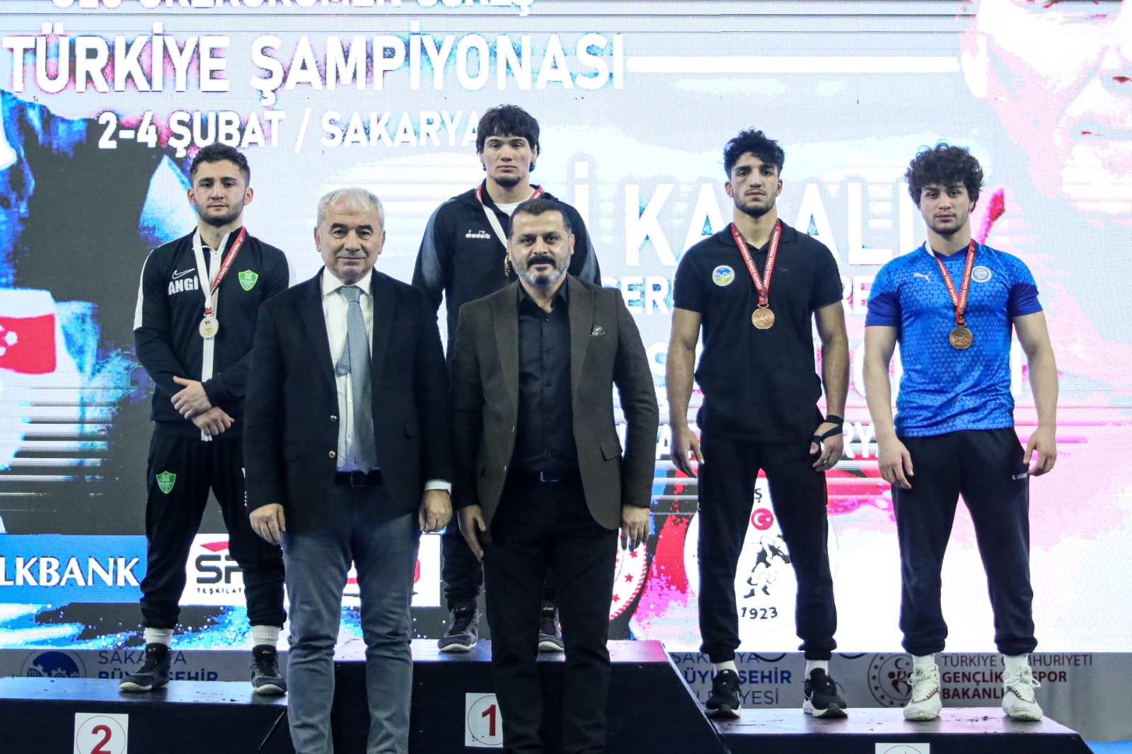 Büyükşehir güreş takımından şampiyonluk başarısı