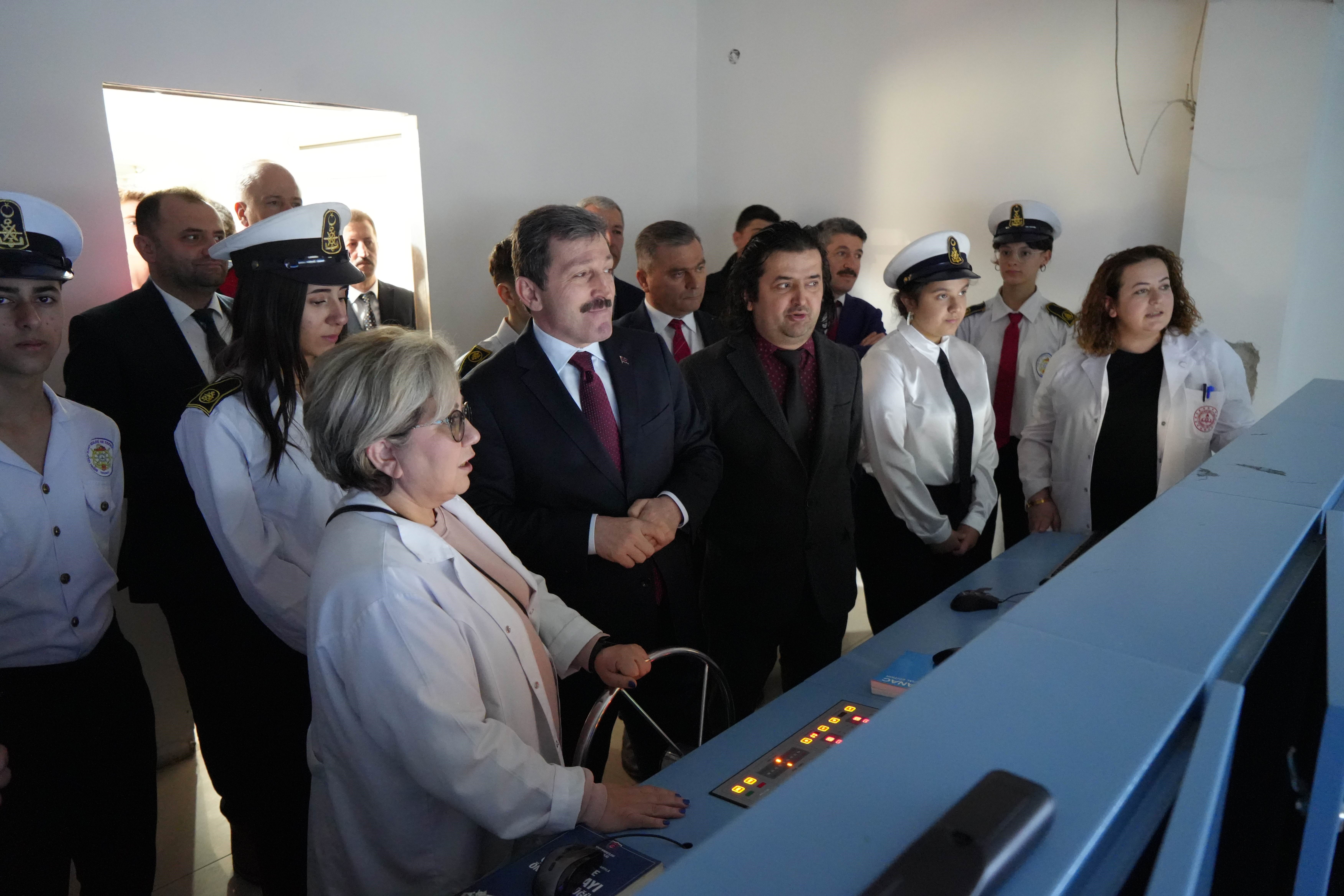 Samsun’da ‘Mavi Vatan’ın genç kaptanları bu lisede yetişiyor