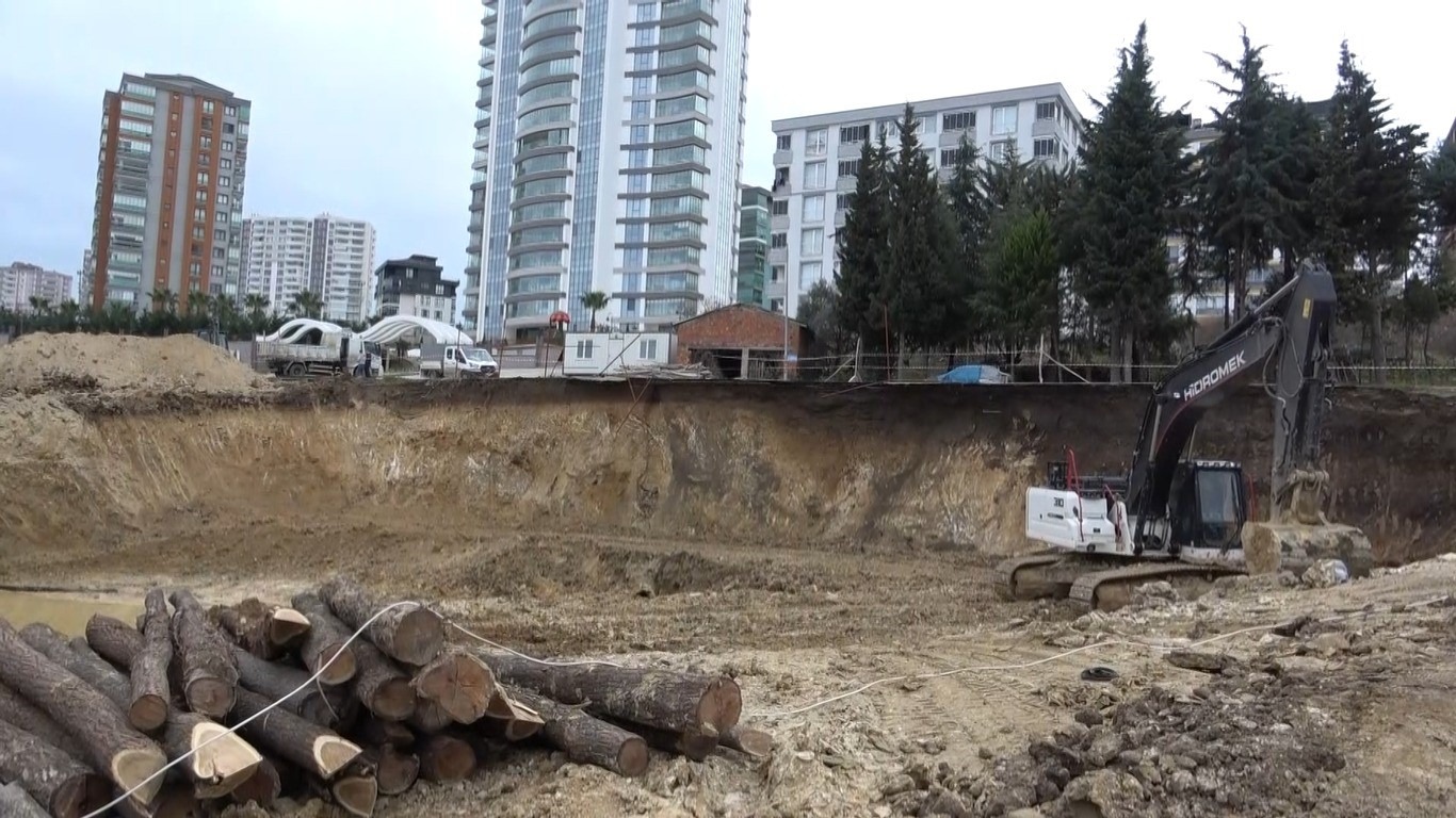 Samsun'da inşaat tehlikesi! Apartmanlarda oluşan çatlaklar endişe yaratıyor