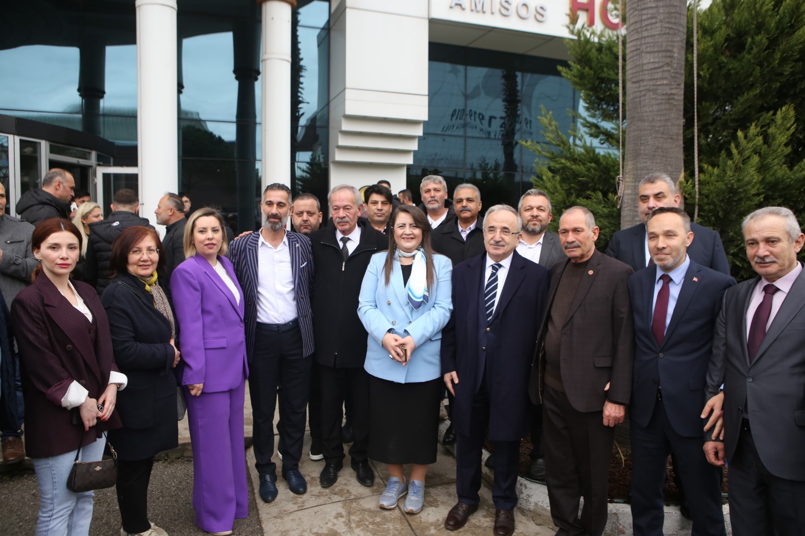 Özlem Maraş şer odaklarına yüklendi: Başaramayacaksınız