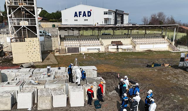 Vatandaşlar ve kamu görevlileri afetlere hazırlanıyor