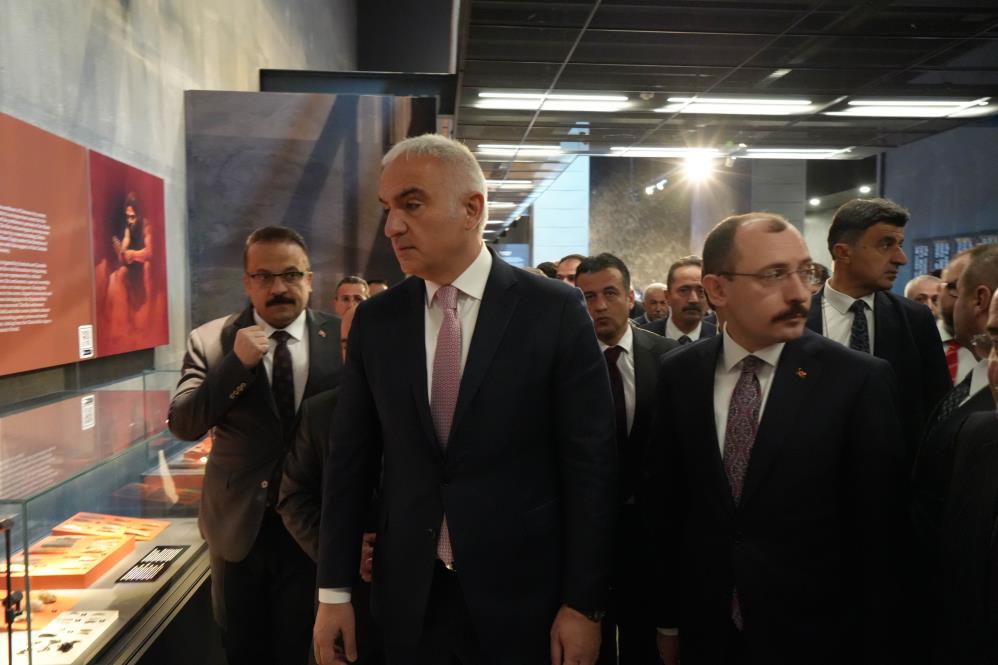 Bakan Mehmet Nuri Ersoy, Yeni Samsun Müzesi’ni açtı