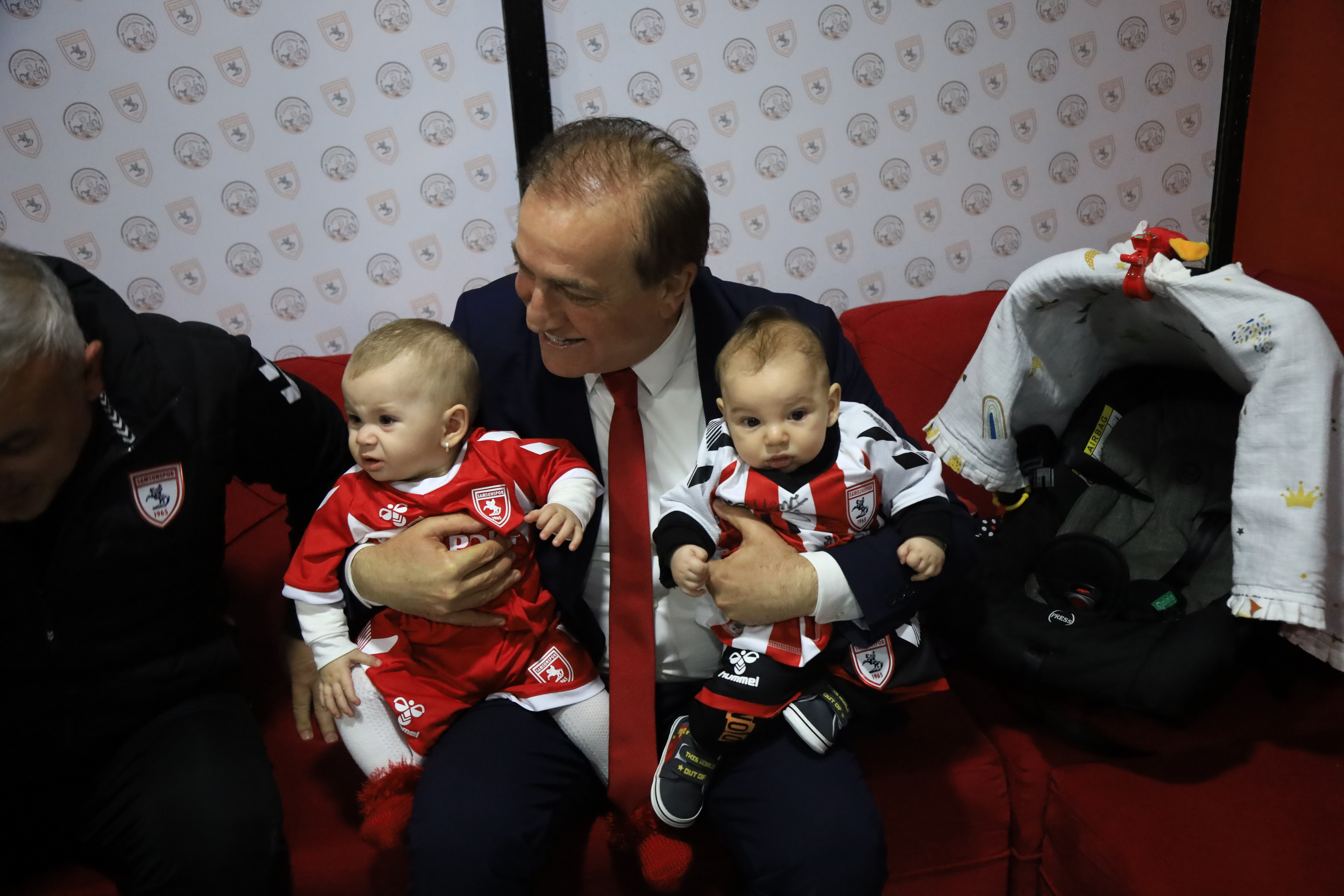 Cevat Öncü: Samsunspor'a hepimizin mutlu olacağı bir stadyum yeri kazandıracağız