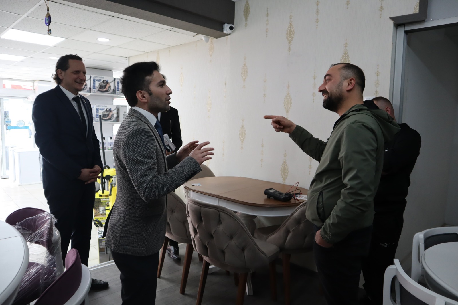 Tugay Başsan: Lozan Caddesi'ni bu hale AKP ve CHP el ele getirdi