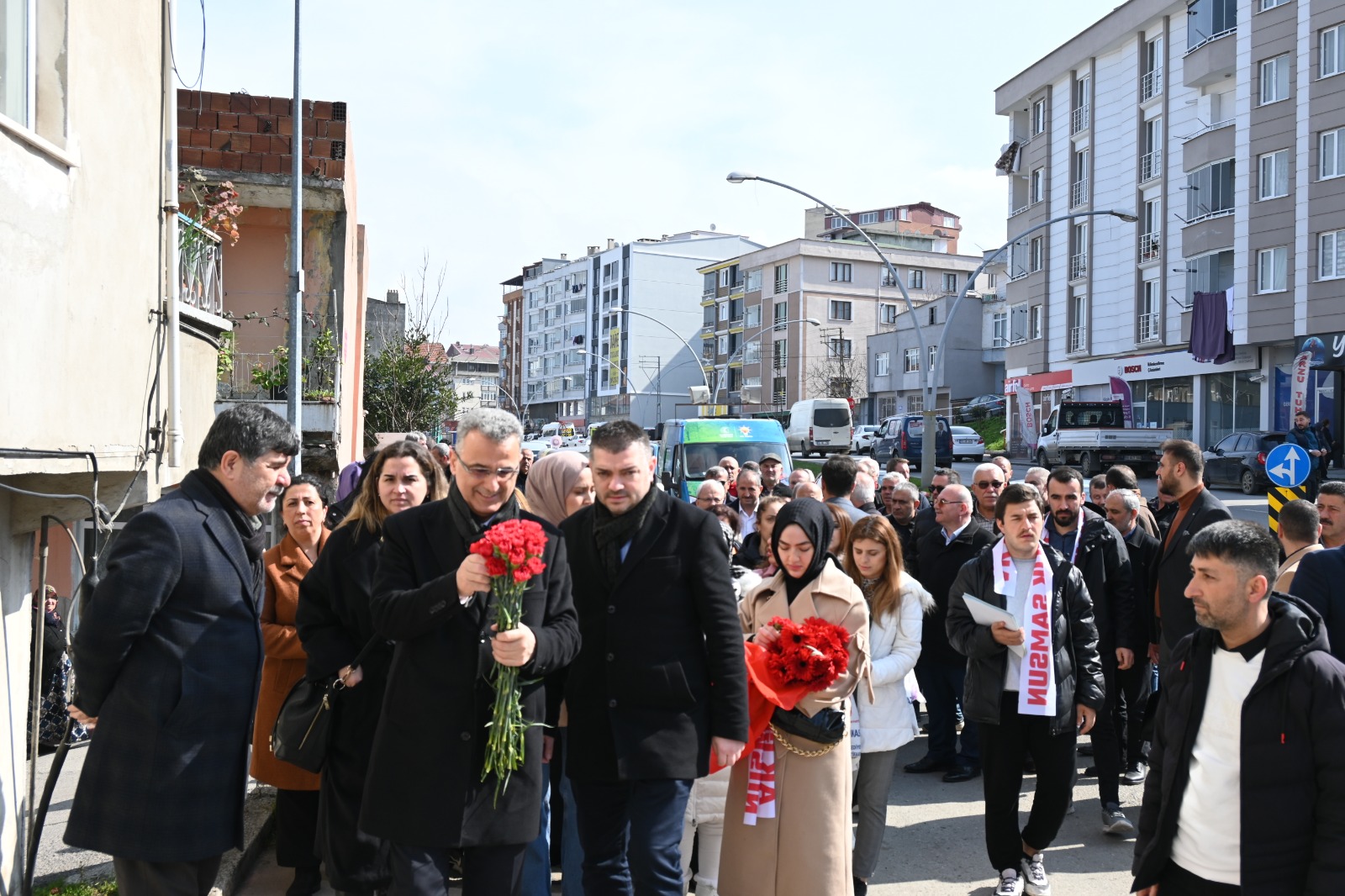 İhsan Kurnaz: Dar gelirli ailelere okul bitene kadar burs