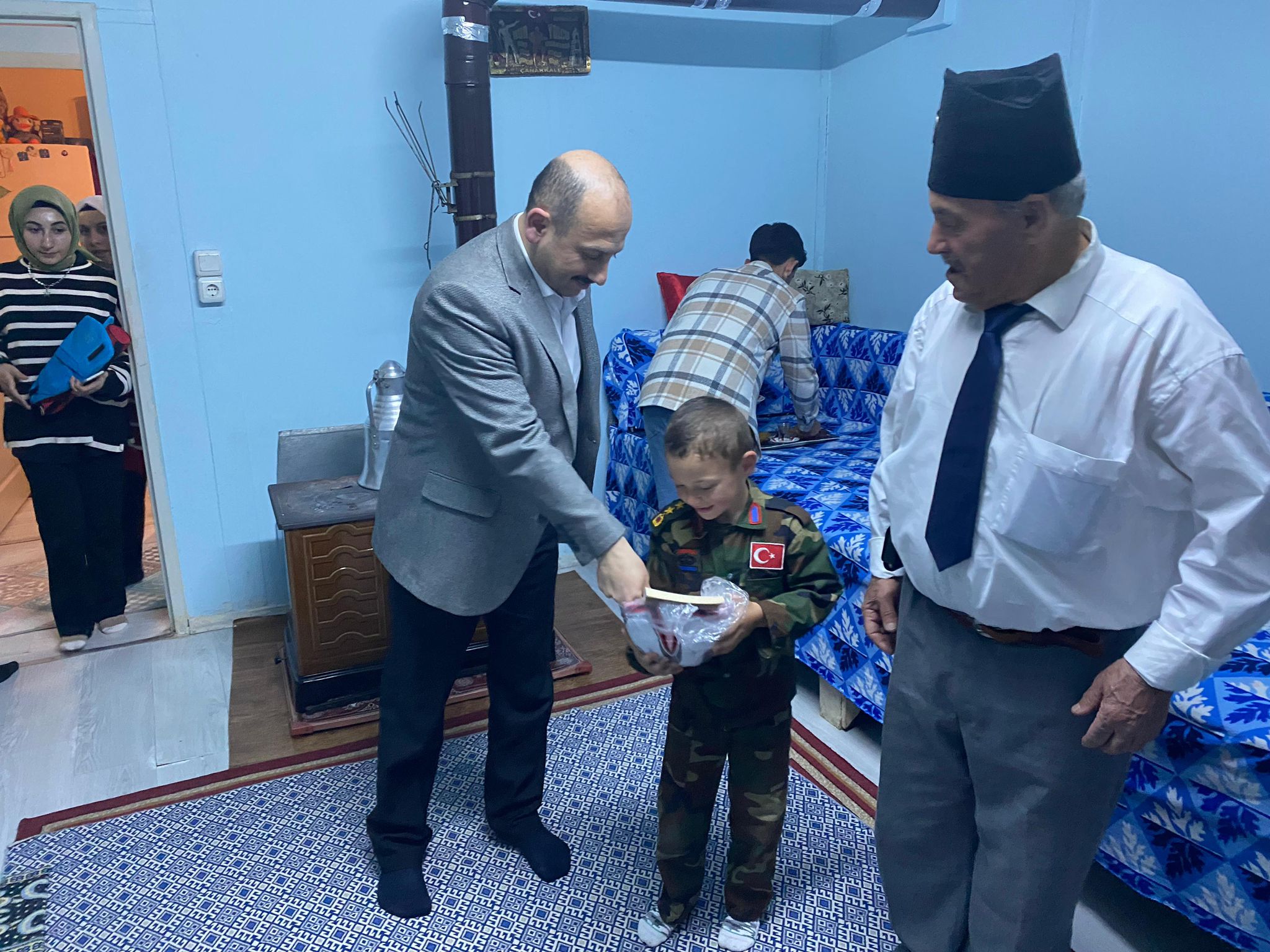 Samsun'da öğrenciler Kıbrıs gazisinin evinde iftar yaptı