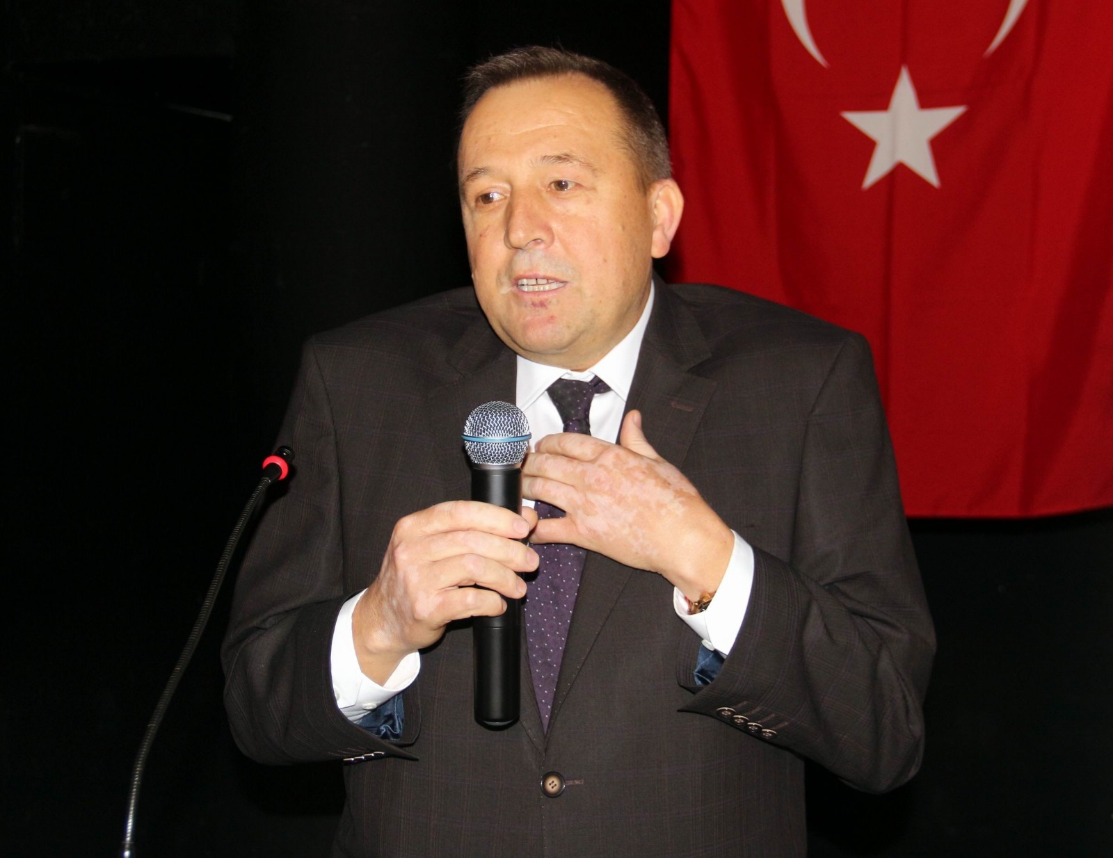 Balkan Türkleri Derneği'ne tahsis edilen mülkün tapusu eski başkanın üzerinde çıktı