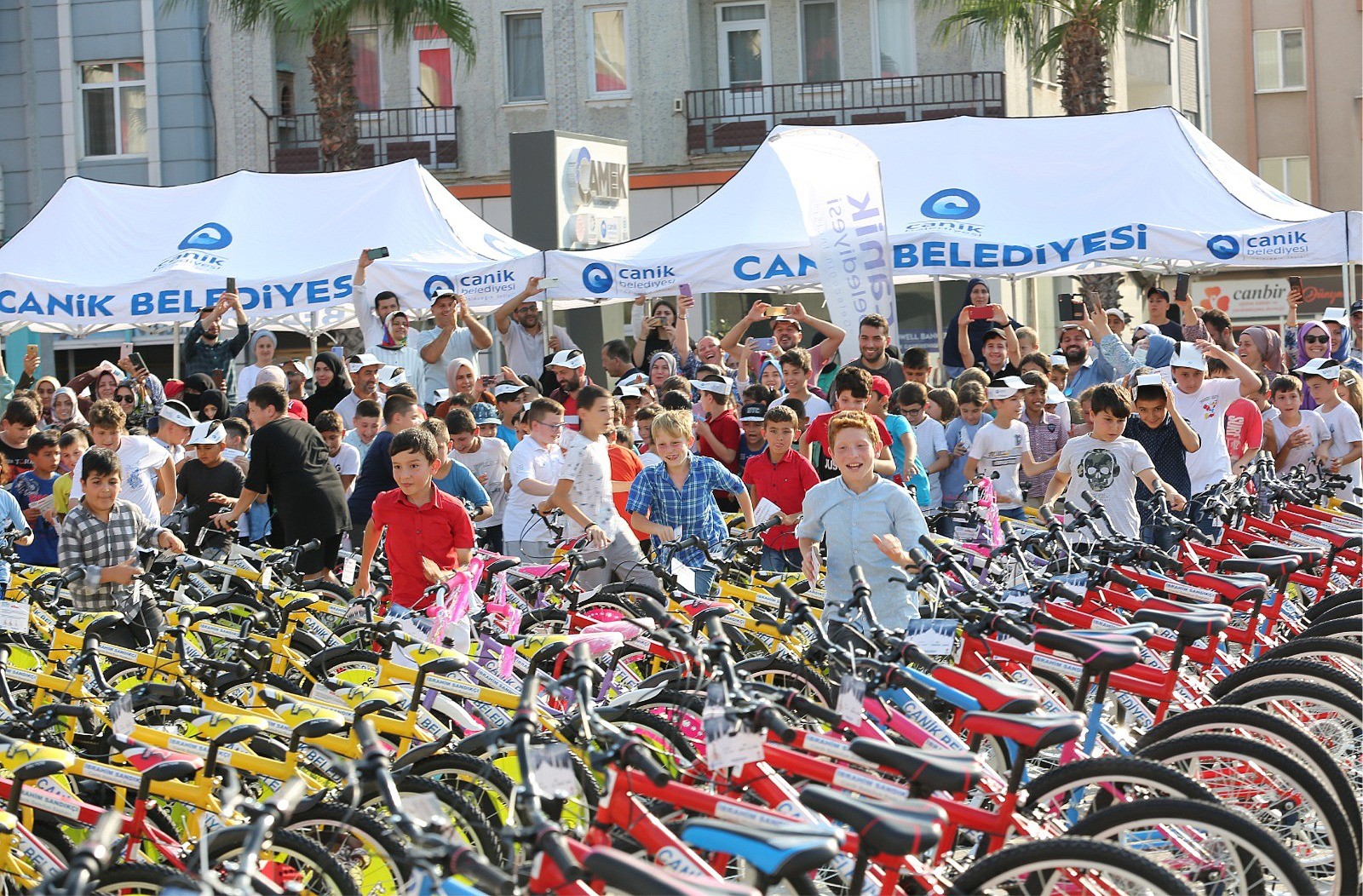 İbrahim Sandıkçı’dan Çocuklar İçin Göz Dolduran Projeler