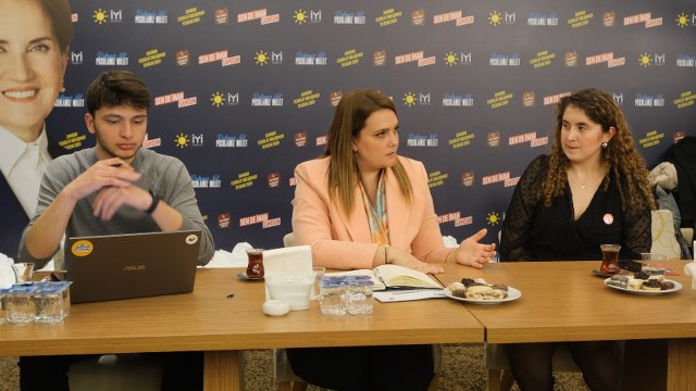 İmren Nilay Tüfekci üniversite öğrencilerine 8 bin TL burs vereceğini açıkladı