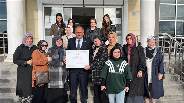 Salıpazarı Belediye Başkanı Refaettin Karaca mazbatasını aldı