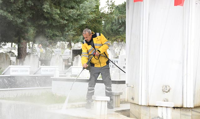 Samsun’da mezarlıklarda bayram temizliği