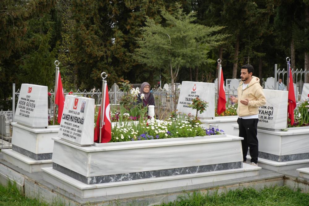 Samsunlular arefe günü mezarlıklara akın etti