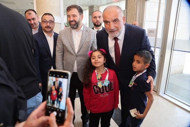 Canik’te bayramlaşma programı yoğun ilgi gördü