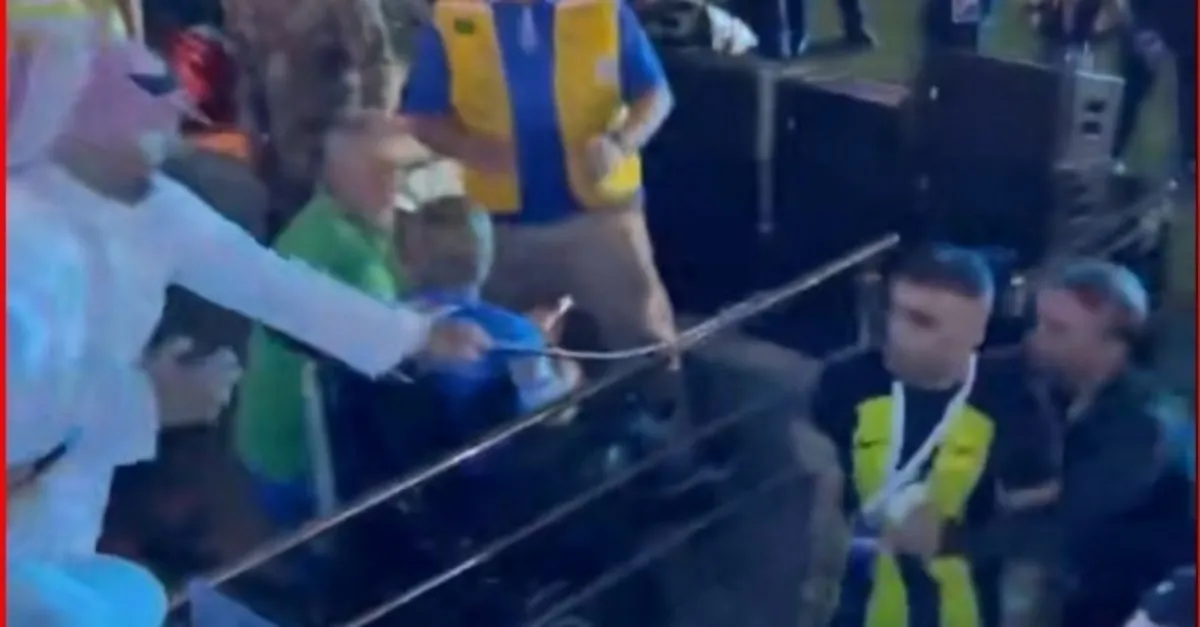 Maçı kaybeden takımın futbolcusunu kırbaçladı