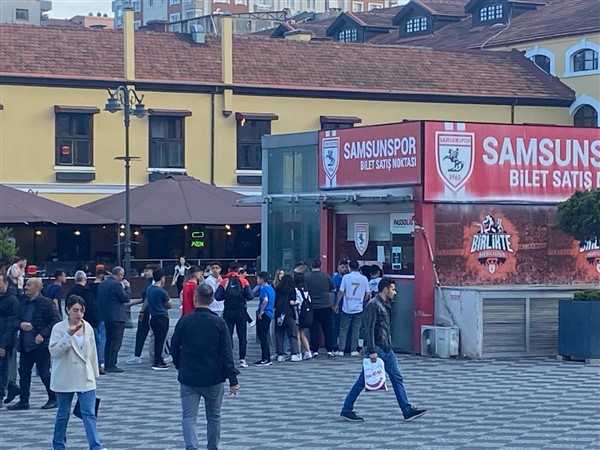 Samsunspor'un Adana Demirspor maçı biletlerine yoğun ilgi