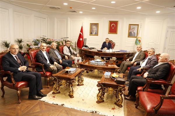 İlkadım'ın kapısı da gönlü de millete açık