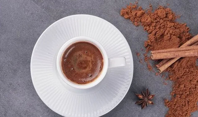 Kahvenizin içine 1 kaşık ekleyin bir ayda 5 beden incelin!