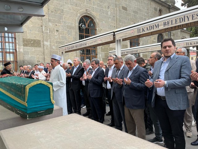 Samsun Büyükşehir eski Başkanı Mustafa Demir'in anne acısı! Son yolculuğuna uğurladı