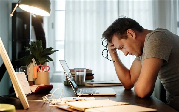 Stres nedir? Belirtileri nelerdir? Stresle nasıl başa çıkılır?