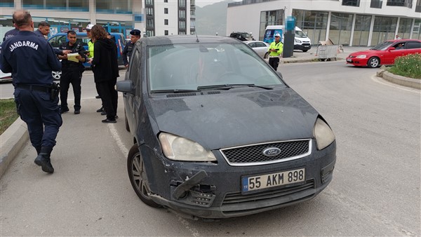 Samsun'da iki araç çarpıştı