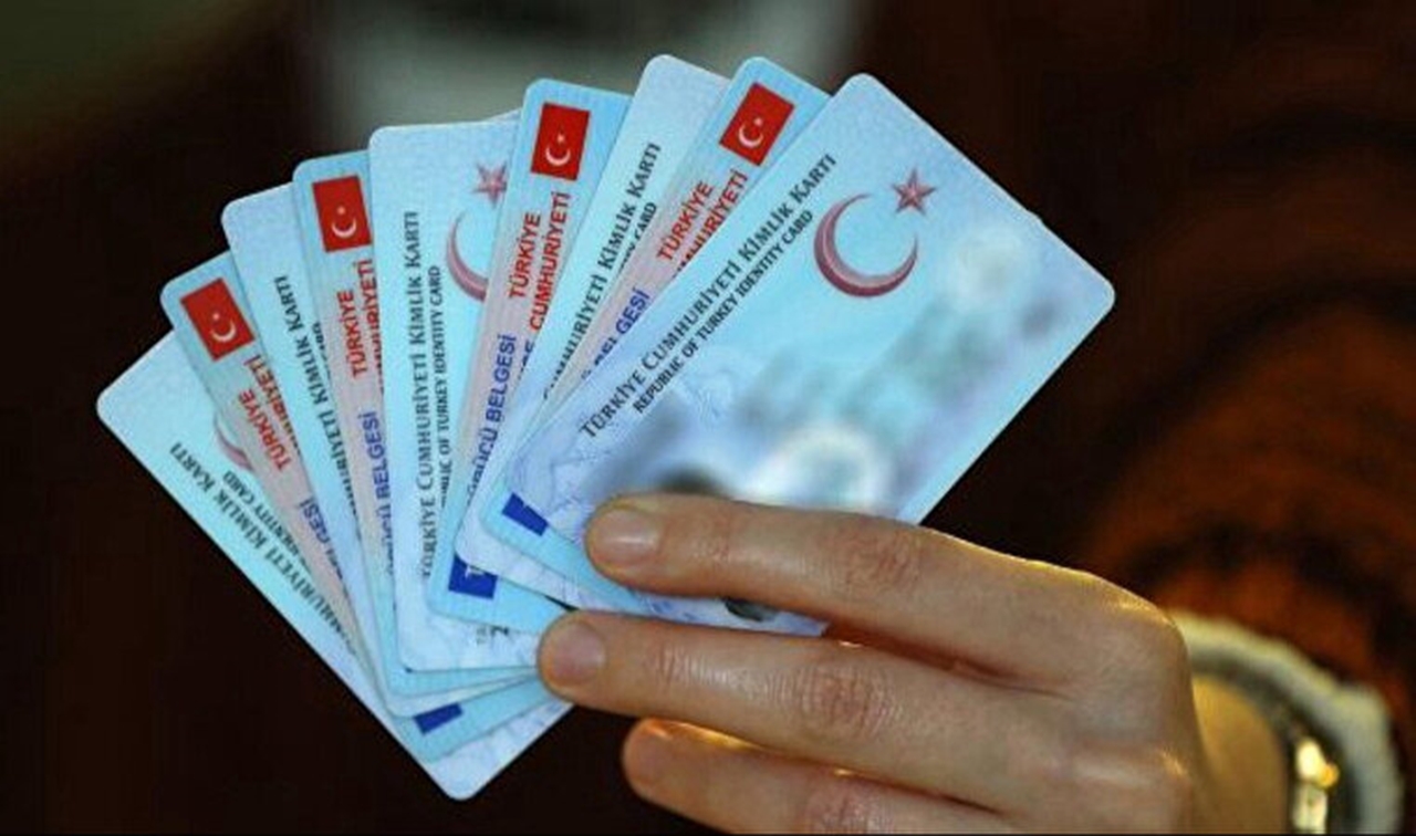 Ehliyet yenileme son tarih ne zaman? Ehliyetini yenilemeyenlere para cezası var mı?