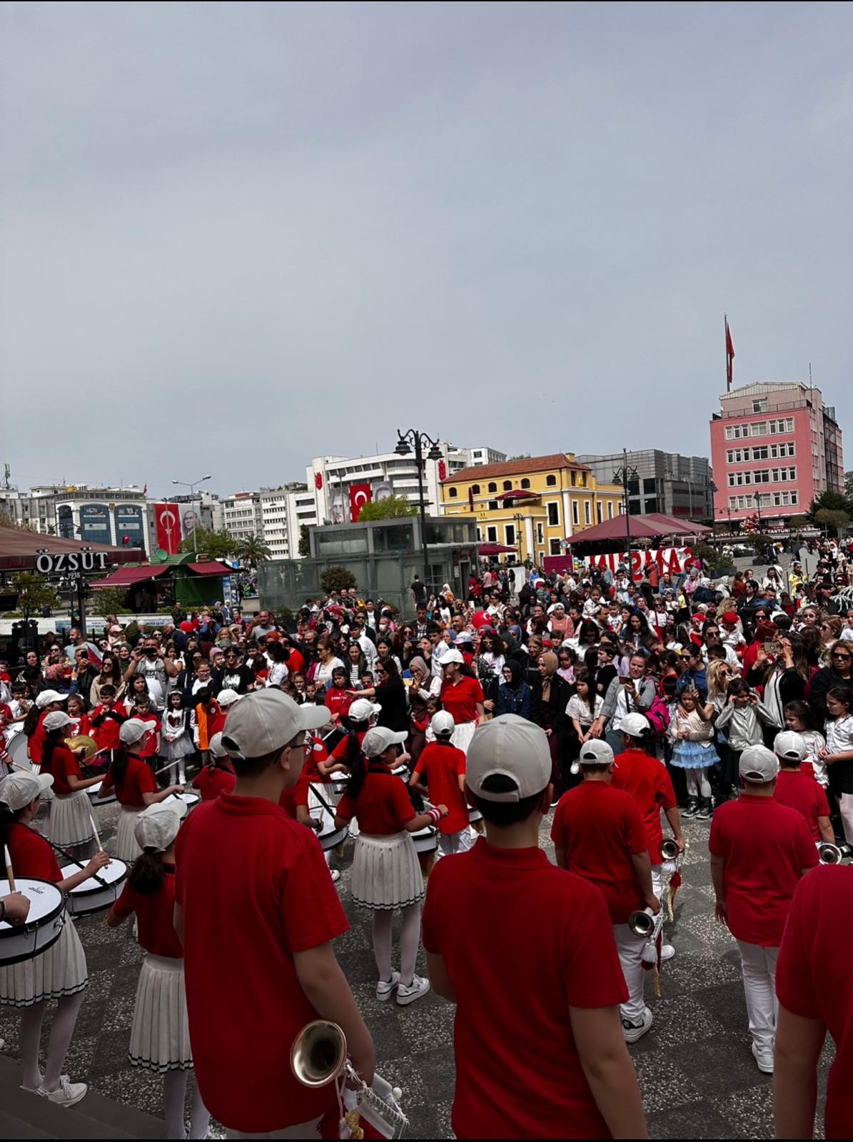Bulvar AVM'de coşku dolu 23 Nisan