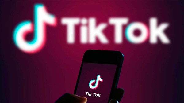 TikTok'ta Canlı yayın açarak para kazanmak