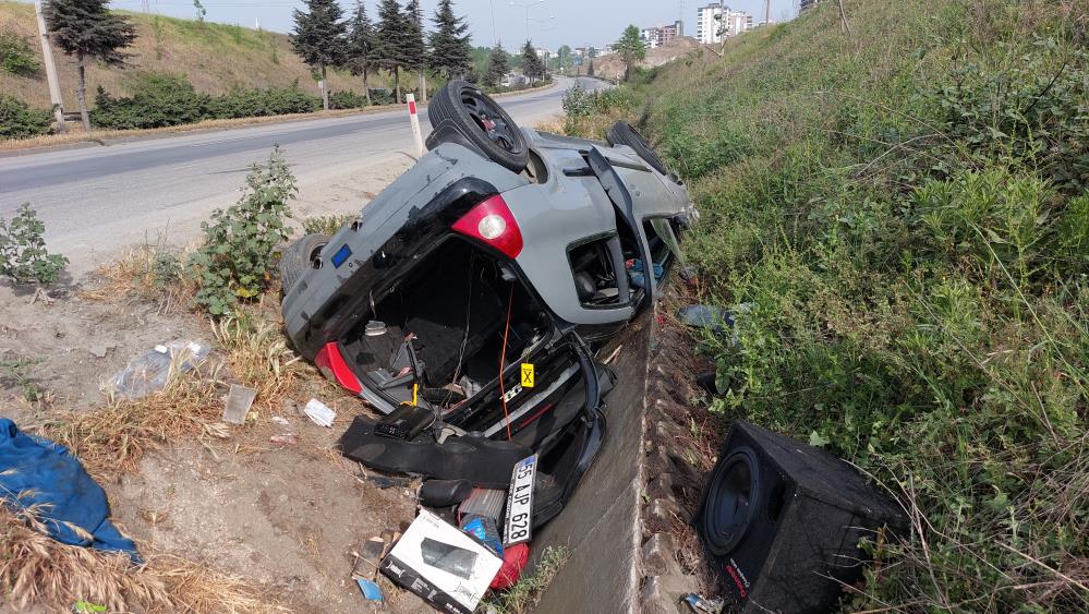 Samsun'da otomobil kanala düştü! Çok sayıda yaralı