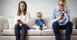 Sosyal medya aile iletişimini nasıl etkiliyor?