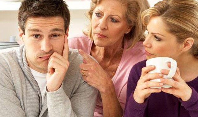 Eşinin annesine tüküren yandı!