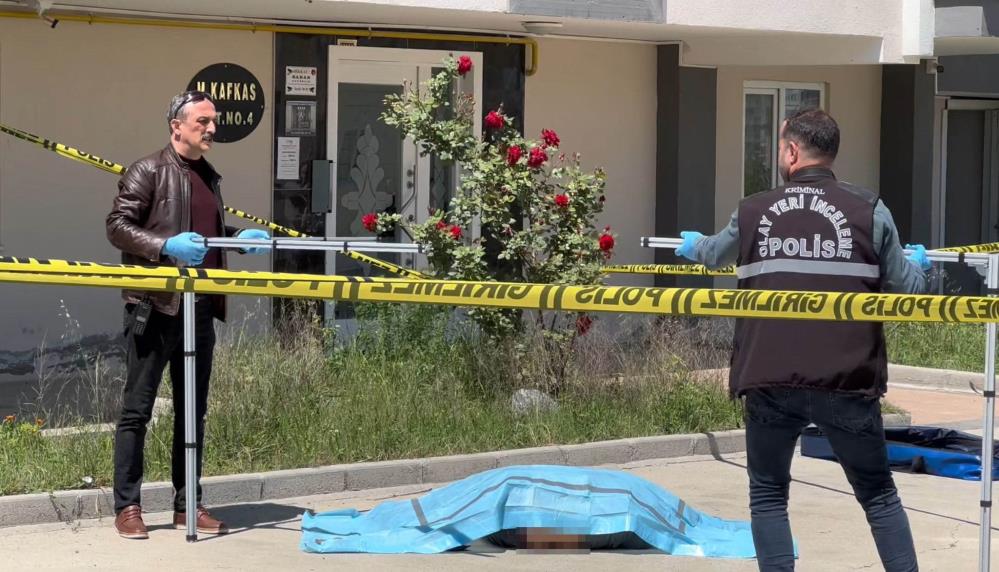 Samsun’da üçüncü kattan düşen adam can verdi