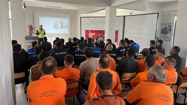 Samsun'da ceza infaz kurumunda trafik semineri   