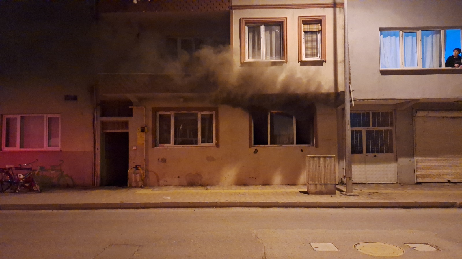 Samsun’da yangın paniği! 3 yaşındaki çocuk hastaneye kaldırıldı