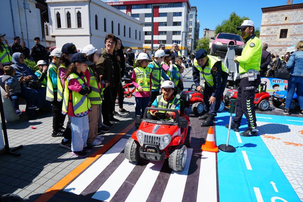 Samsun'da trafik kurallarının önemi uygulamalı gösterildi
