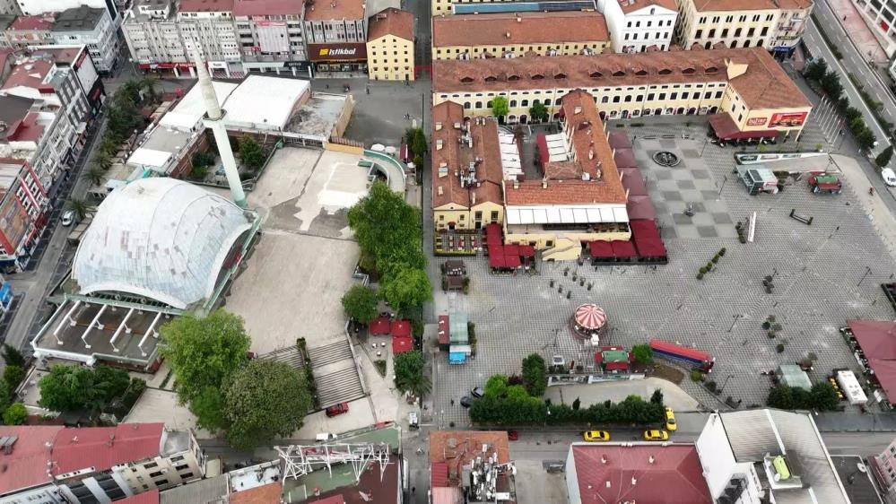 Samsun'da caddeyi bariyer ile kapatan AVM’ye esnaf ve vatandaşlardan tepki