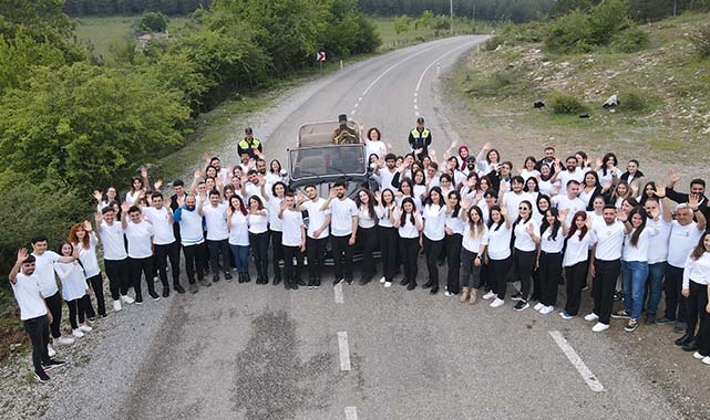 Samsun'da gençler, Atatürk'ün yolunda 'Gençlik Marşı'nı seslendirdi