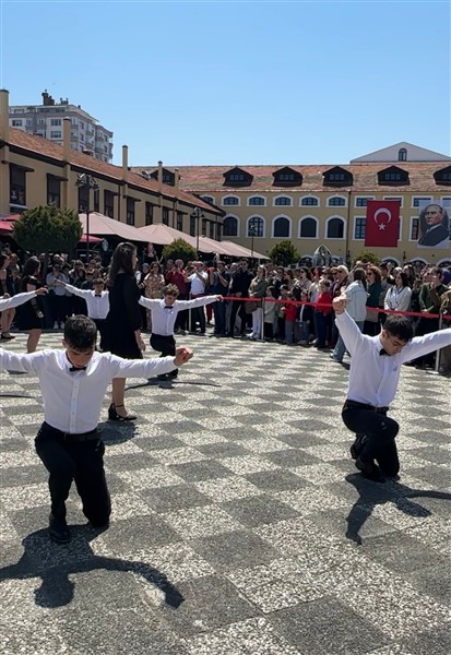 Bulvar AVM'eki 19 Mayıs kutlamalarına Samsunlulardan tam not